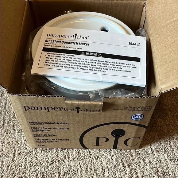 Pampered Chef Breakfast Sandwich Maker - Picture 2 of 5